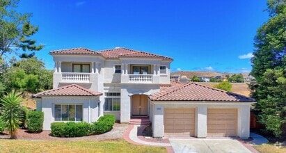 Building Photo - 26148 Legends Ct