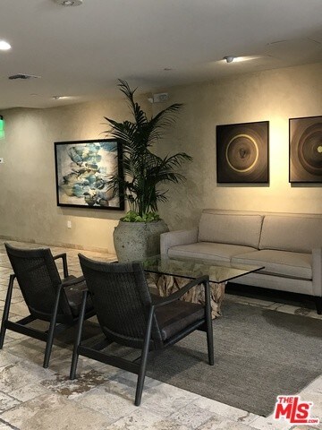 Building Photo - 4180 Wilshire Blvd