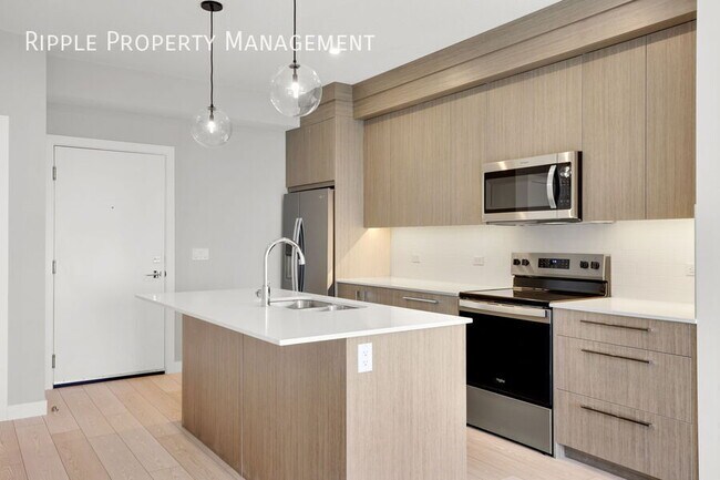 Building Photo - AMAZING 2 BEDS/ 2 BATHS CONDO WITH UNDERGROUND PARKING INCLUDED!