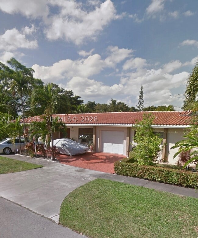 Building Photo - 1901 Hammond Dr