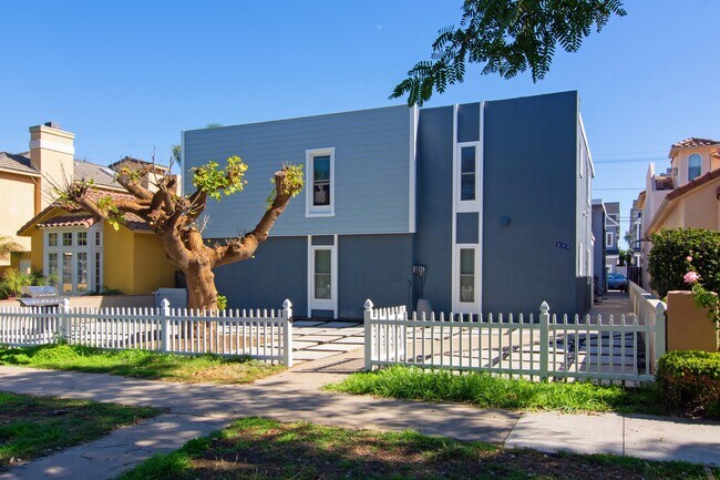 Building Photo - 233 C Ave