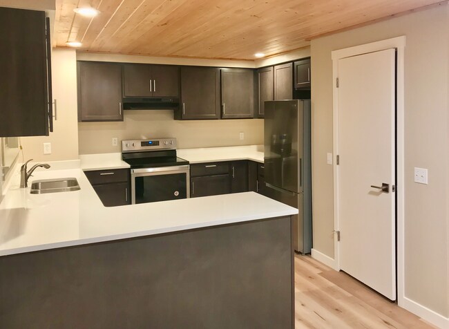 Building Photo - M620