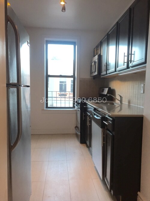 Building Photo - 3149 29th St