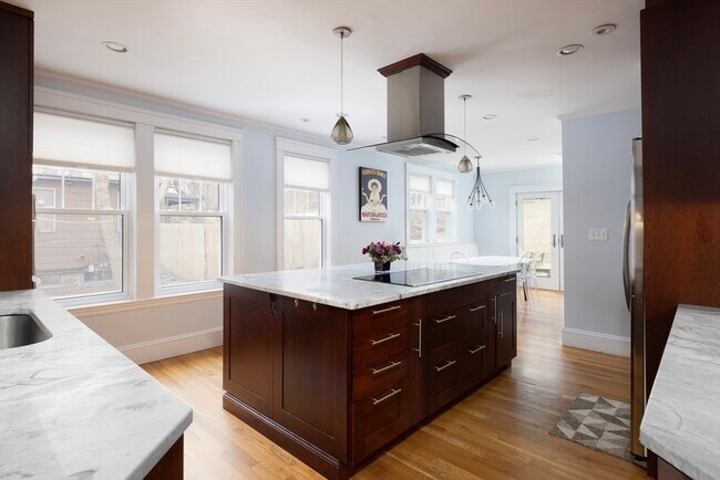 Building Photo - 214-216 Mason Terrace