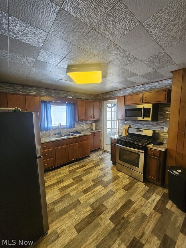 Foto del edificio - 16412 Talford Ave