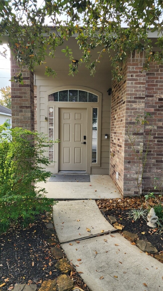 Building Photo - 3911 Falvel Cove Dr