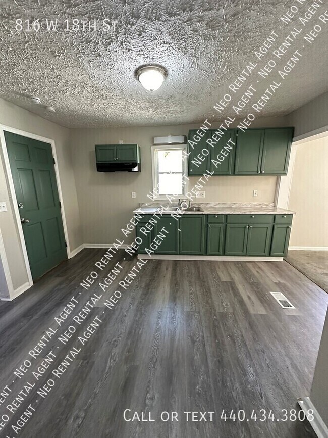 Foto del edificio - 816 W 18th St
