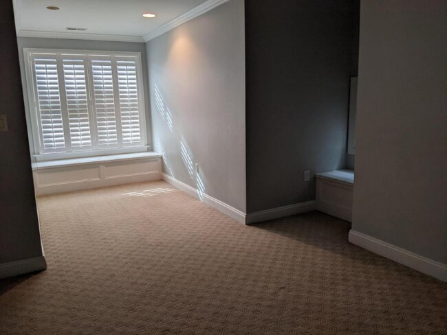 Foto del edificio - 102 Cedar Ct