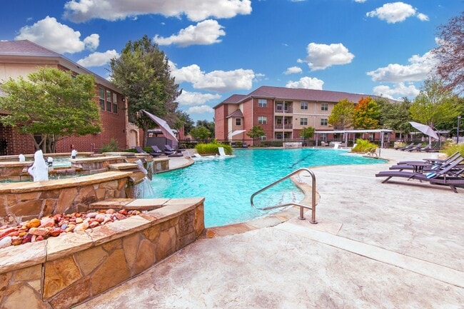 Building Photo - Villas at Wylie