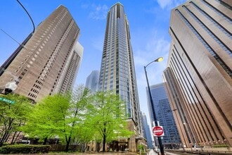 Building Photo - 222 N Columbus Dr