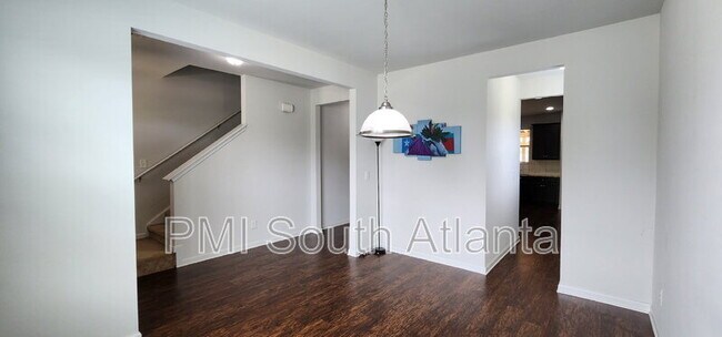 Building Photo - 633 Amrose Way