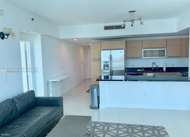 Foto del edificio - 2 br, 2 bath Condo - 950 Brickell Bay Dr U...