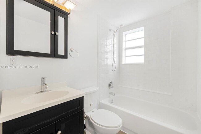 Foto del edificio - 1876 SW 11th Terrace