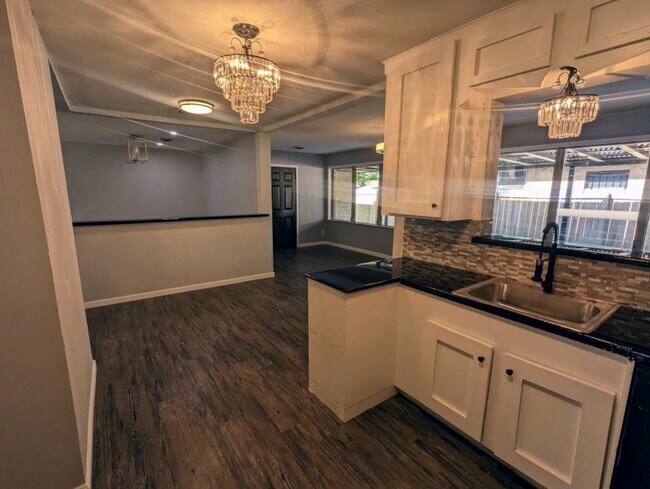 Foto del edificio - 612 Sunset Ln