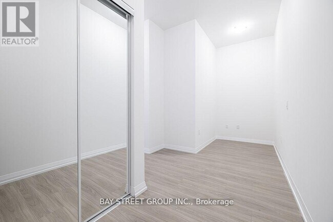 Photo du bâtiment - 50 Dunfield Ave