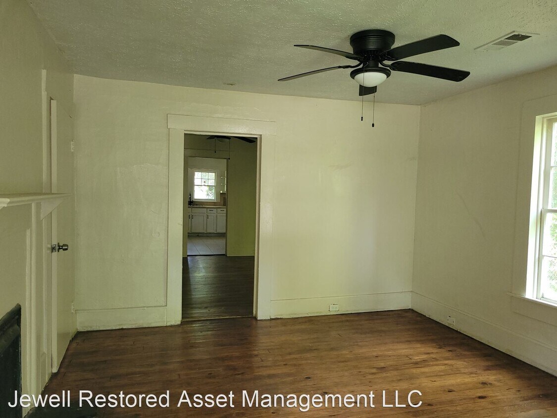 Primary Photo - 3 br, 1 bath House - 2332 Garden Dr