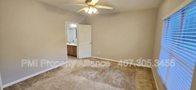 Foto del edificio - 4212 Forest Island Dr