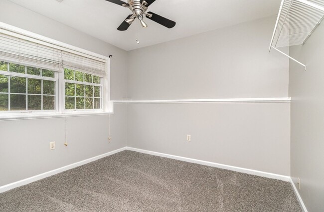 Building Photo - Remodeled 3-Bed in Lake Land’Or – Pond Vie...