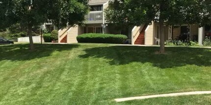 Building Photo - 532 Oakwood Dr