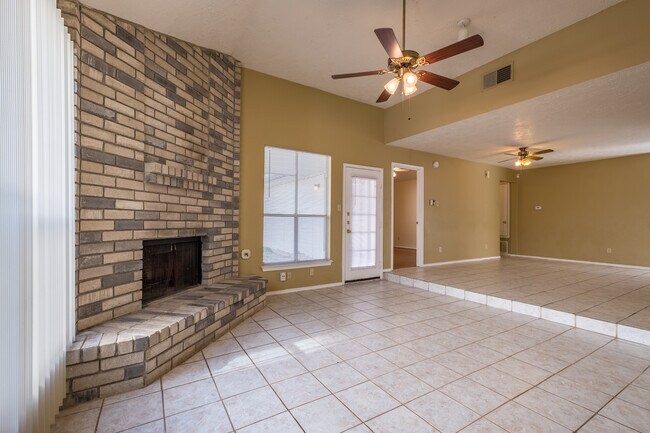 Foto del edificio - 4 Bedroom, 2 Bath Home near Dell in Round ...