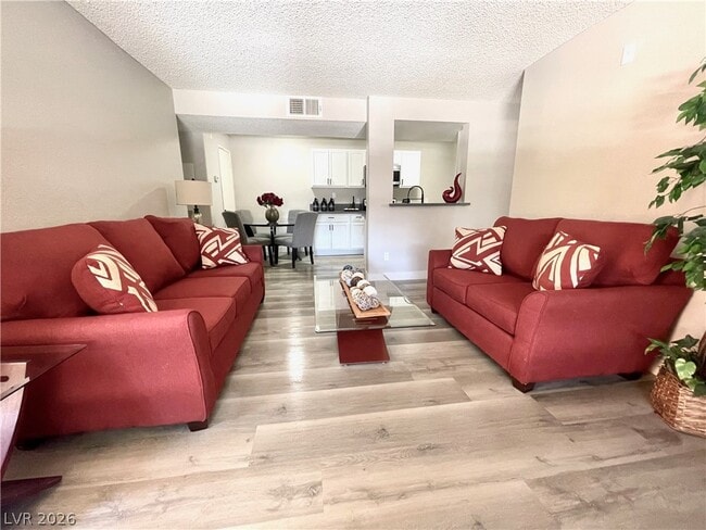 Foto del edificio - 5250 Mission Carmel Ln