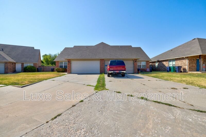Photo - 9604 SW 17th Street