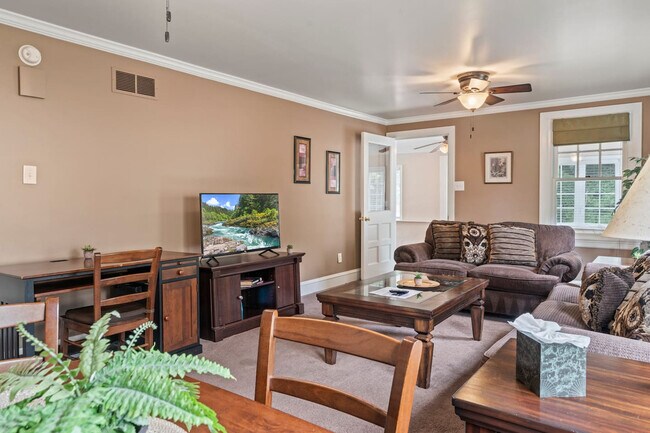 Building Photo - 42 Old Lancaster Rd