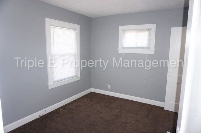 Building Photo - 1407 Albany St