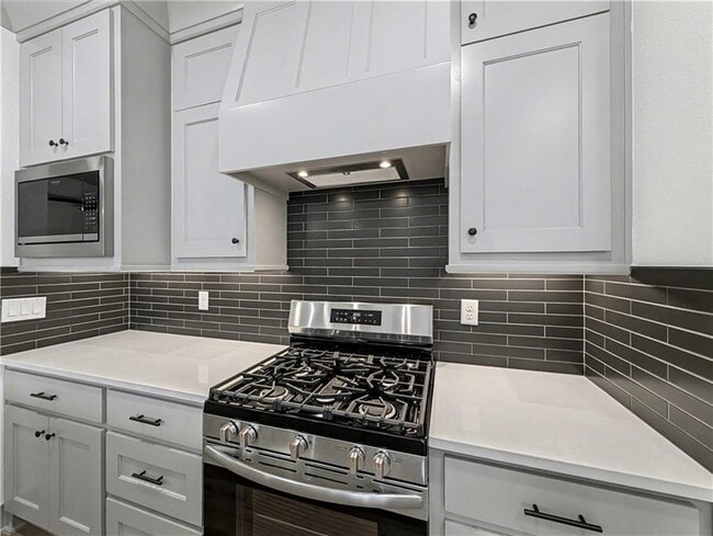 Building Photo - 4979 Farmhouse St