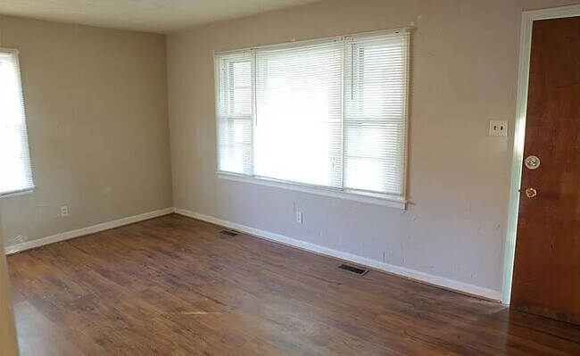 Building Photo - 767 Allendale Dr