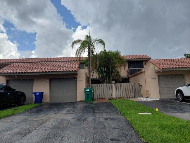 Foto del edificio - 20571 NE 6th Ct