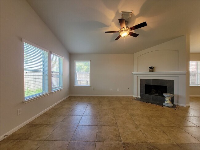 Foto del edificio - 2723 Wild Oak Park Dr