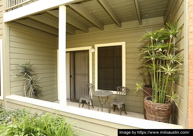 Foto del edificio - Lease With Us and Get 50% App + Admin and ...