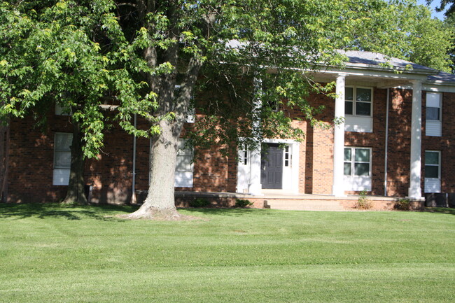 Building Photo - 2710 Colonial Dr