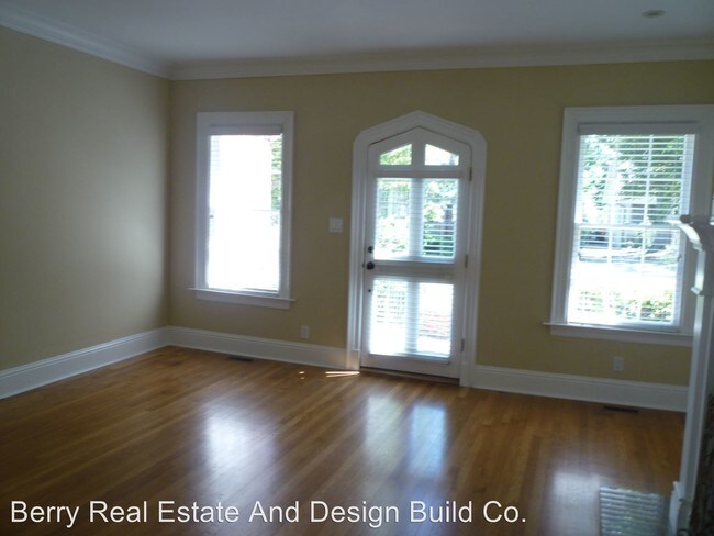 Building Photo - 4 br, 3 bath House - 570 Martina Drive, NE