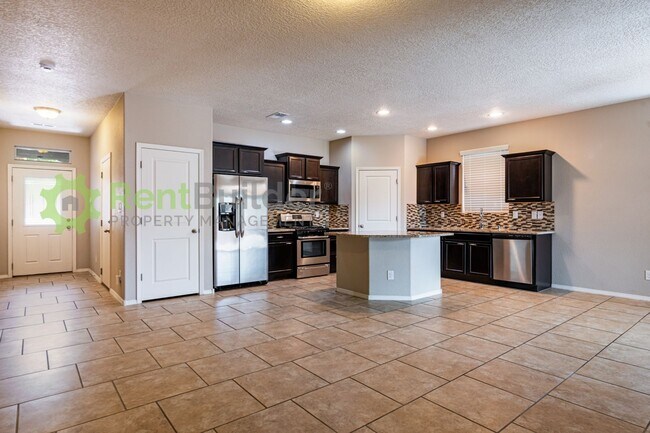 Foto del edificio - CALL US TODAY AT (505) 892-4400 TO SCHEDULE A CONVENIENT SHOWING