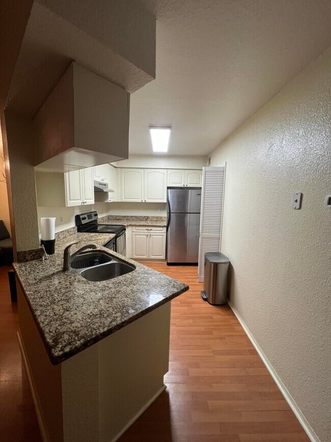 Foto del edificio - 2550 N Alafaya Trail