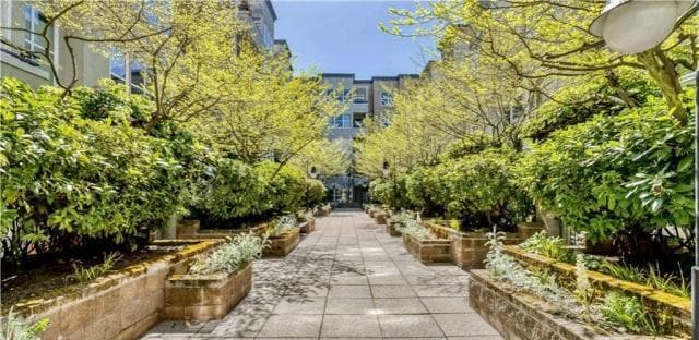 Building Photo - 2 bedroom in Bellevue WA 98004