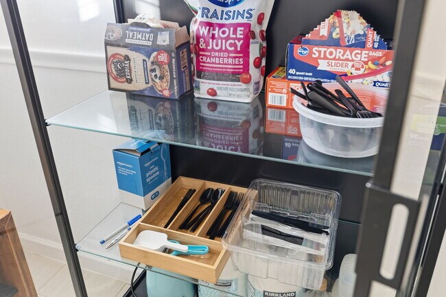 Foto del edificio - 5057 Les Chateaux Dr