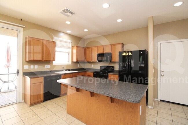 Building Photo - 105 N 87th Ave