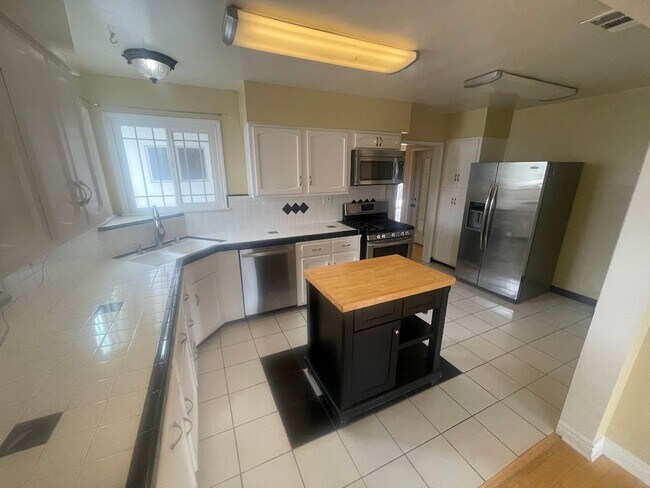 Foto del edificio - 5303 W 123rd Pl