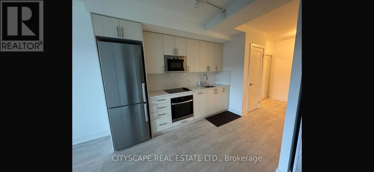 Photo du bâtiment - 2545-2545 Simcoe St N