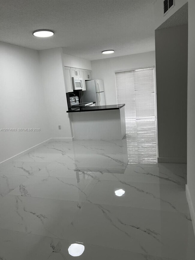 Foto del edificio - 5560 W 21st Ct