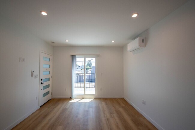 Foto del edificio - 4334 Mammoth Ave