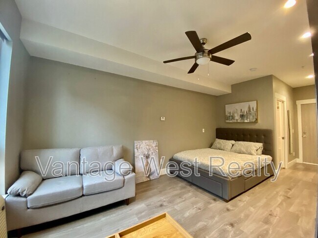 Photo du bâtiment - 925-925 Leon Ave