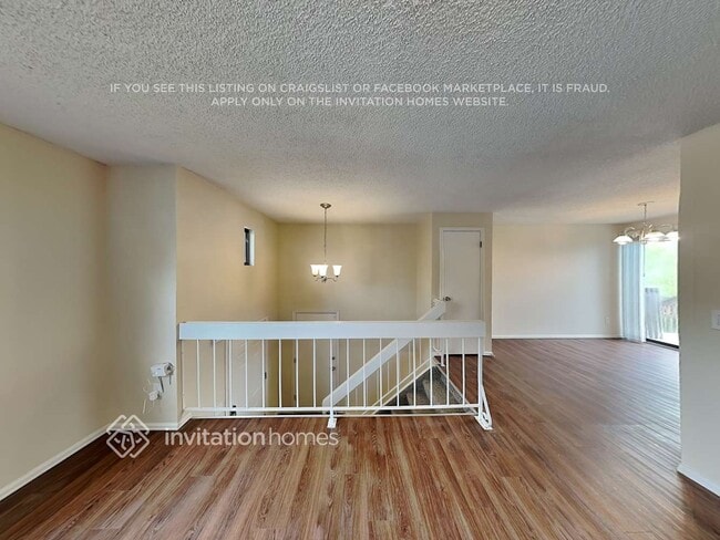 Building Photo - 9525 W David Ave