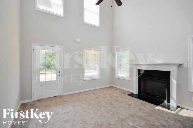 Building Photo - 145 Ascott Trace