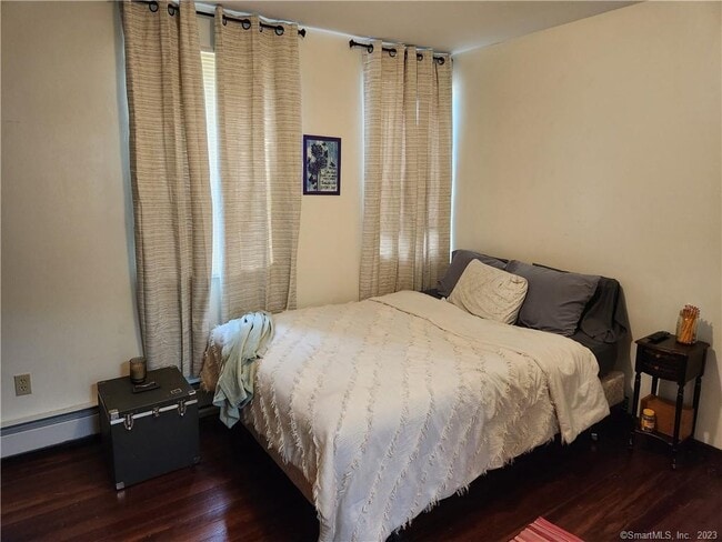 Building Photo - 2 Lyons Rd