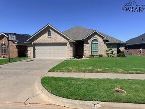 Building Photo - 5020 Cypress Ave