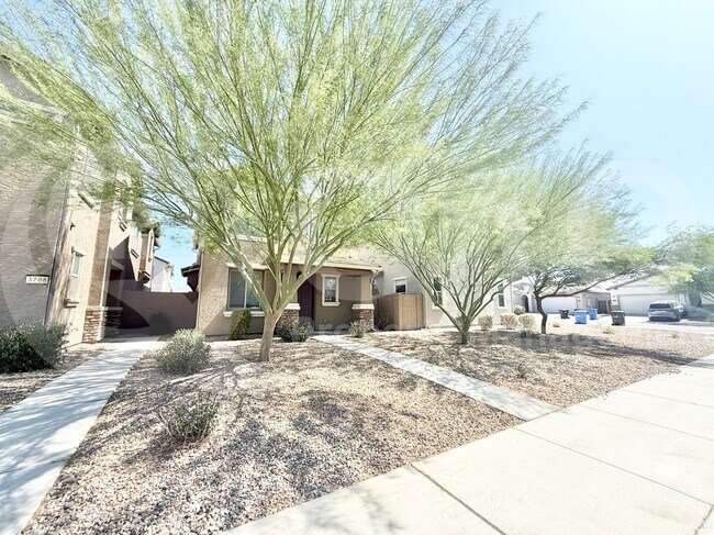 Building Photo - 3706 S 57th Ln